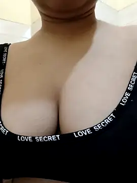 Snapshot of Pihu_Love09 chatting on February 20, 5:48 am Pihu Love09 online show from February 20, 5:48 am