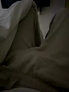 Snapshot of Frankieyyy1 chatting on November 16, 6:24 pm Frankieyyy1 online show from November 16, 6:24 pm