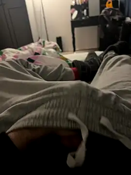 Snapshot of Frankieyyy1 chatting on December 15, 8:57 pm Frankieyyy1 online show from December 15, 8:57 pm