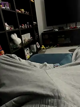 Frankieyyy1 online show from December 18, 4:24 pm