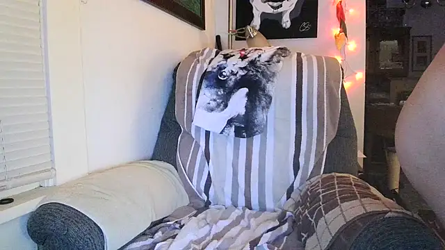 Snapshot of fobabett69 chatting on January 17, 1:57 am fobabett69 online show from January 17, 1:57 am