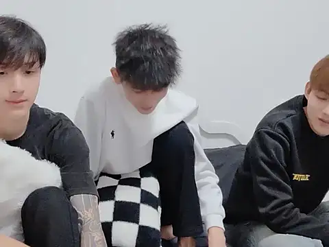 xiaojie2563 online show from November 13, 9:41 am