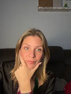 Lexi-Lux-X online show from October 5, 1:04 am