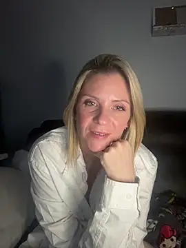 Lexi-Lux-X online show from November 23, 3:17 am