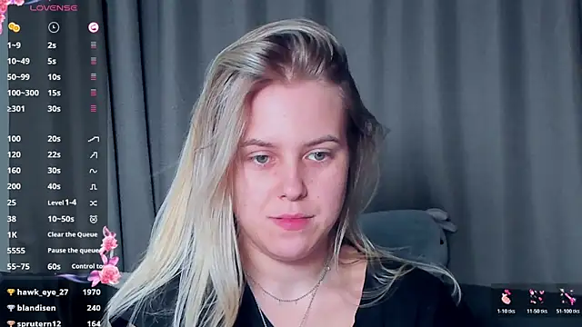 Snapshot of AngelAnty chatting on November 10, 2:05 pm AngelAnty online show from November 10, 2:05 pm