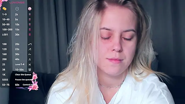 Snapshot of AngelAnty chatting on November 21, 1:10 pm AngelAnty online show from November 21, 1:10 pm