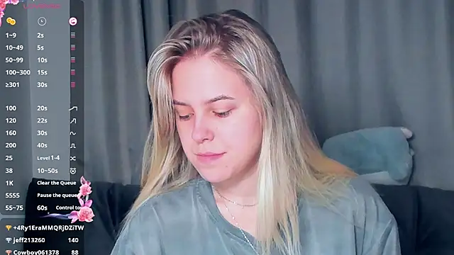 Snapshot of AngelAnty chatting on November 22, 1:10 pm AngelAnty online show from November 22, 1:10 pm