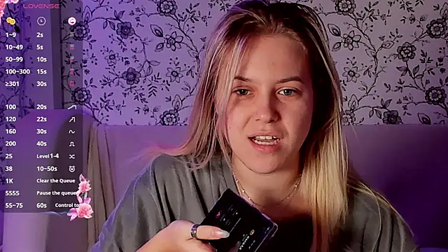 Snapshot of AngelAnty chatting on November 30, 1:15 pm AngelAnty online show from November 30, 1:15 pm