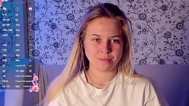 Snapshot of AngelAnty chatting on December 1, 1:05 pm AngelAnty online show from December 1, 1:05 pm