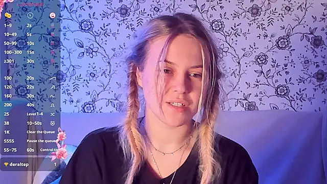 Snapshot of AngelAnty chatting on December 4, 3:10 pm AngelAnty online show from December 4, 3:10 pm