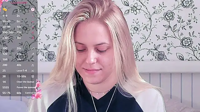 Snapshot of AngelAnty chatting on April 9, 2:22 pm AngelAnty online show from April 9, 2:22 pm