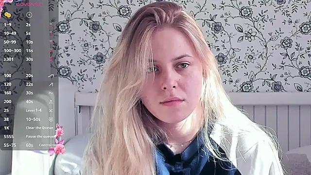 Snapshot of AngelAnty chatting on April 17, 1:36 pm AngelAnty online show from April 17, 1:36 pm