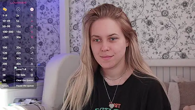 Snapshot of AngelAnty chatting on May 1, 2:10 pm AngelAnty online show from May 1, 2:10 pm