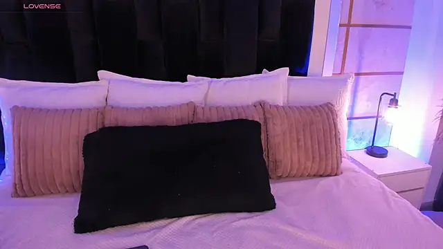 GretaVelvet online show from February 9, 7:40 pm