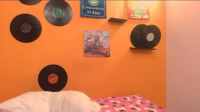 meisevil77 online show from December 19, 2:29 am