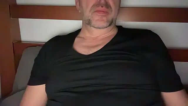 Snapshot of german9inch chatting on February 1, 9:40 pm german9inch online show from February 1, 9:40 pm