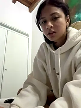 lynn9000 online show from November 27, 4:03 am