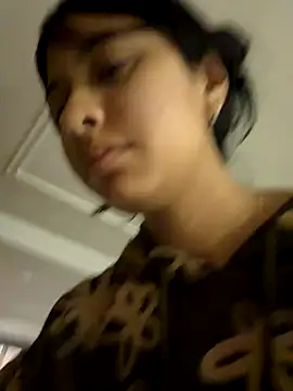 lynn9000 online show from December 17, 10:05 pm