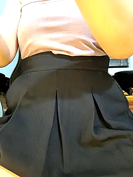 Bee sweet online show from June 14, 5:26 pm