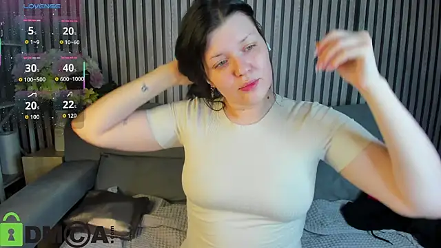 Snapshot of Michele_Greenn chatting on October 6, 1:03 am Michele Greenn online show from October 6, 1:03 am