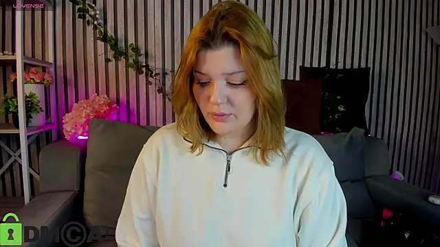 Michele Greenn online show from February 27, 1:05 am