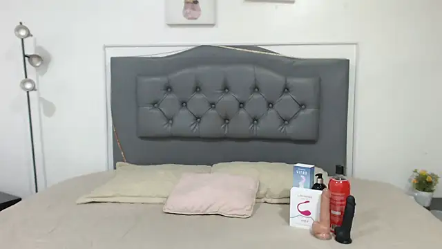 Janne  online show from December 2, 12:27 am