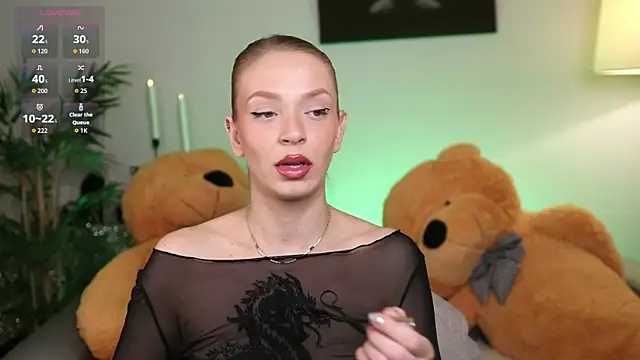 NovaHollisx online show from December 18, 5:02 am