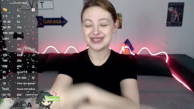 Snapshot of AmourLily chatting on June 24, 11:53 am AmourLily online show from June 24, 11:53 am