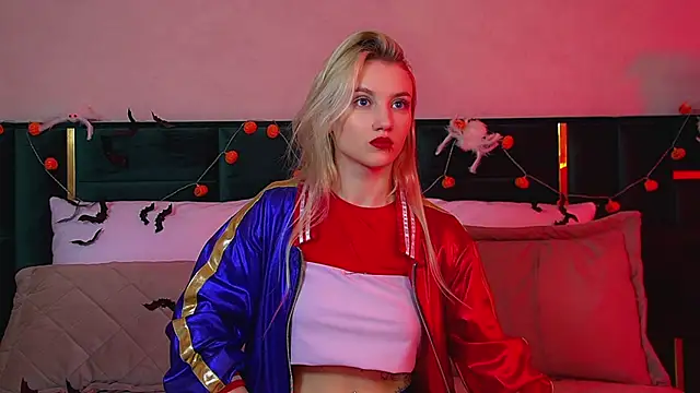 StacyEvances online show from October 31, 6:25 am