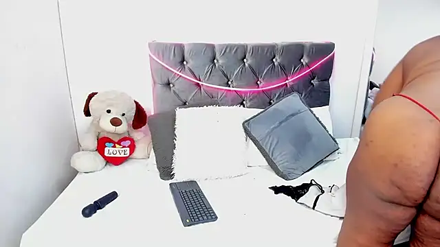 Snapshot of randyboom chatting on July 9, 2:32 pm randyboom online show from July 9, 2:32 pm