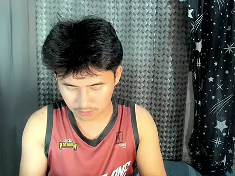 Snapshot of Adim-pinoy146 chatting on June 8, 1:39 am Adim-pinoy146 online show from June 8, 1:39 am