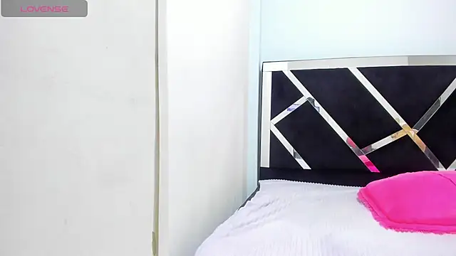 iisabella noa online show from October 27, 5:50 pm