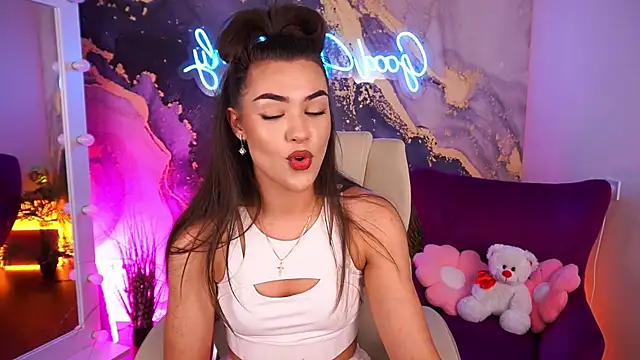 EricaSin online show from July 28, 4:50 pm
