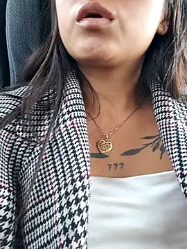 LunaHot 777 online show from October 27, 8:35 pm