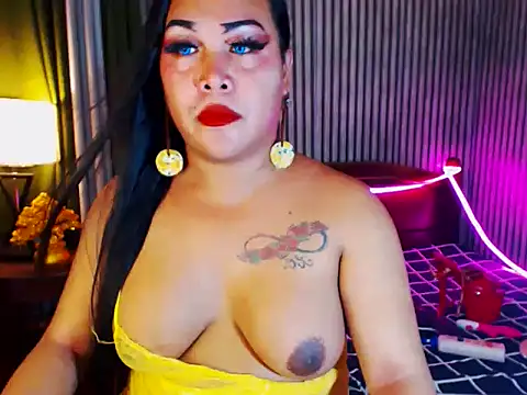 Snapshot of CumFactoryLuna chatting on May 24, 10:42 am CumFactoryLuna online show from May 24, 10:42 am