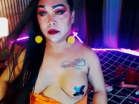 Snapshot of CumFactoryLuna chatting on June 22, 10:12 am CumFactoryLuna online show from June 22, 10:12 am