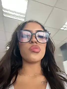 Snapshot of MystiqueXXX chatting on June 6, 1:05 pm MystiqueXXX online show from June 6, 1:05 pm