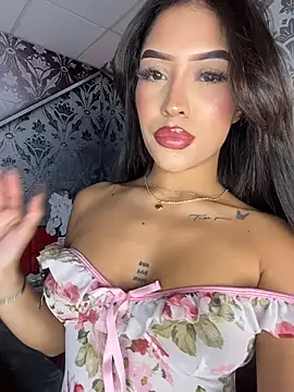 Snapshot of MystiqueXXX chatting on June 10, 1:10 pm MystiqueXXX online show from June 10, 1:10 pm