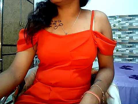 HOT AARVI11 online show from November 20, 3:45 pm