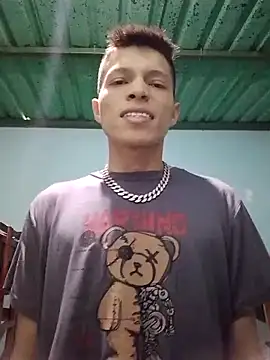 Snapshot of elinnki chatting on October 3, 3:31 pm elinnki online show from October 3, 3:31 pm