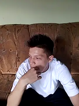 Snapshot of elinnki chatting on October 25, 6:02 pm elinnki online show from October 25, 6:02 pm