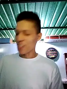 Snapshot of elinnki chatting on November 22, 5:01 pm elinnki online show from November 22, 5:01 pm