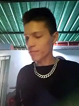 Snapshot of elinnki chatting on November 30, 5:06 pm elinnki online show from November 30, 5:06 pm