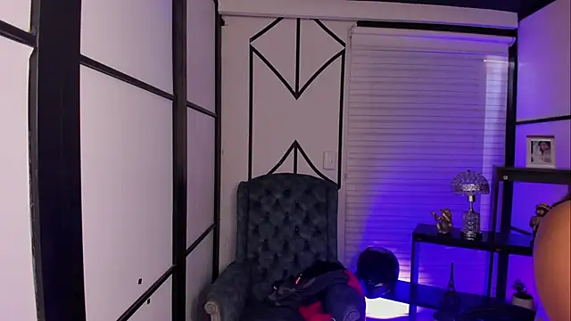 ElaBourn  online show from October 22, 2:39 pm