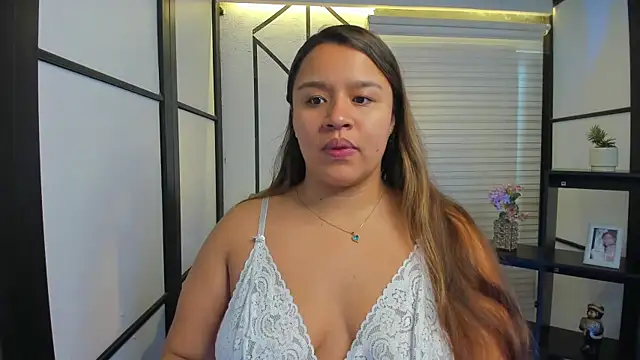 ElaBourn  online show from December 5, 2:58 pm