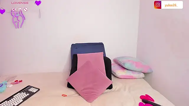 Snapshot of Brandy_brown_ chatting on November 13, 1:48 am Brandy brown online show from November 13, 1:48 am