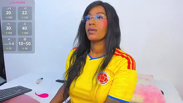 Snapshot of Brandy_brown_ chatting on June 27, 11:32 pm Brandy brown online show from June 27, 11:32 pm