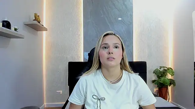 Snapshot of Emmaa_white_ chatting on May 25, 5:30 pm Emmaa white online show from May 25, 5:30 pm