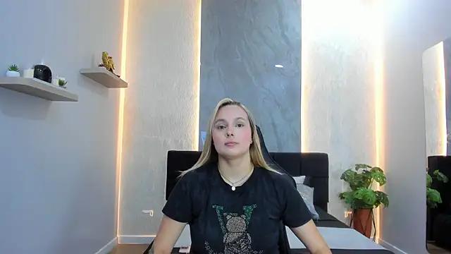 Snapshot of Emmaa_white_ chatting on May 26, 5:31 pm Emmaa white online show from May 26, 5:31 pm