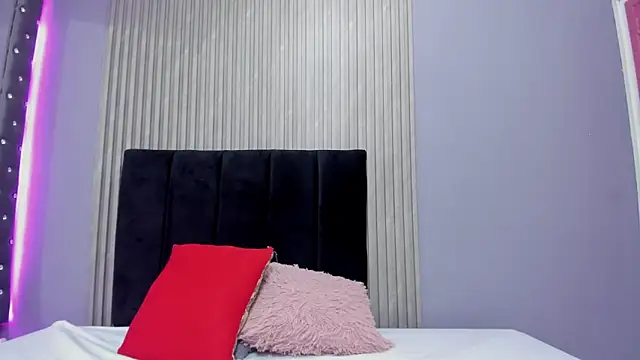 Snapshot of Sex_samantha chatting on December 16, 1:27 pm Sex samantha online show from December 16, 1:27 pm